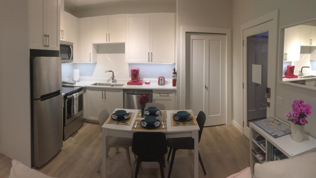 Mollys Cottage-The Suite On Vancouver Island Near Yyj Airport And The Wa And Bc Ferries North Saanich Екстериор снимка