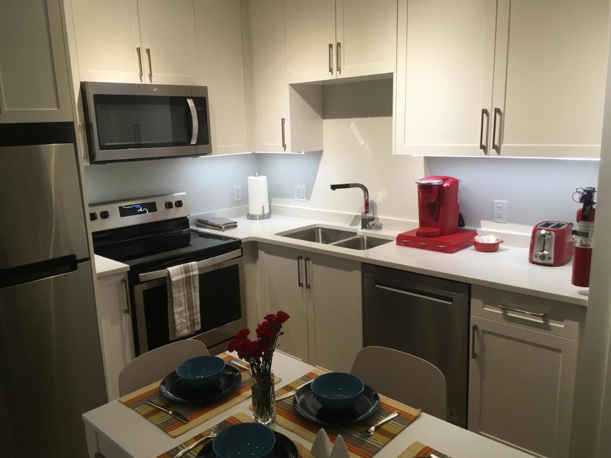 Mollys Cottage-The Suite On Vancouver Island Near Yyj Airport And The Wa And Bc Ferries North Saanich Екстериор снимка