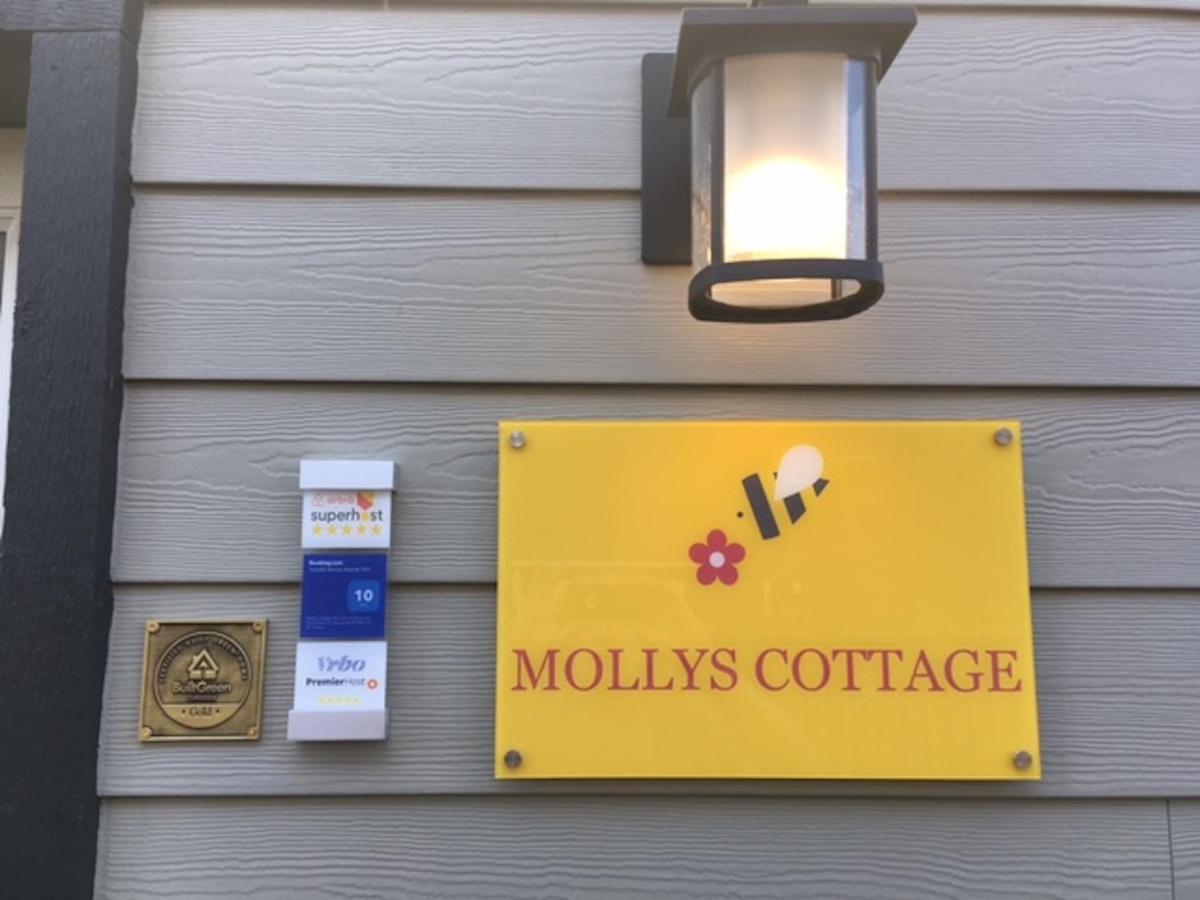 Mollys Cottage-The Suite On Vancouver Island Near Yyj Airport And The Wa And Bc Ferries North Saanich Екстериор снимка