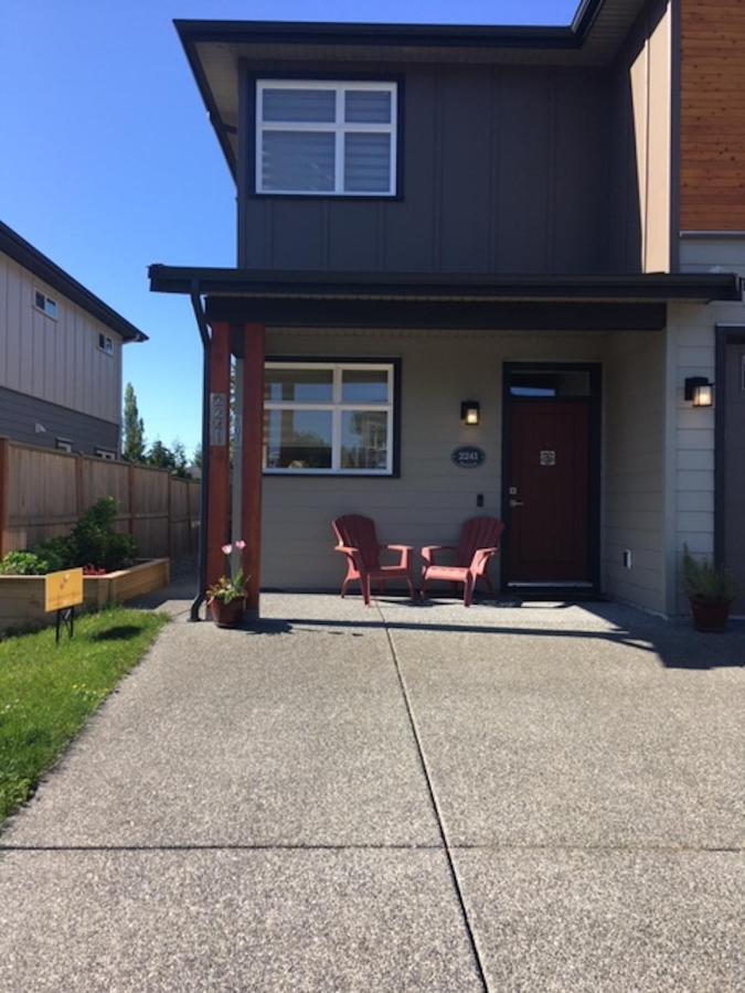 Mollys Cottage-The Suite On Vancouver Island Near Yyj Airport And The Wa And Bc Ferries North Saanich Екстериор снимка