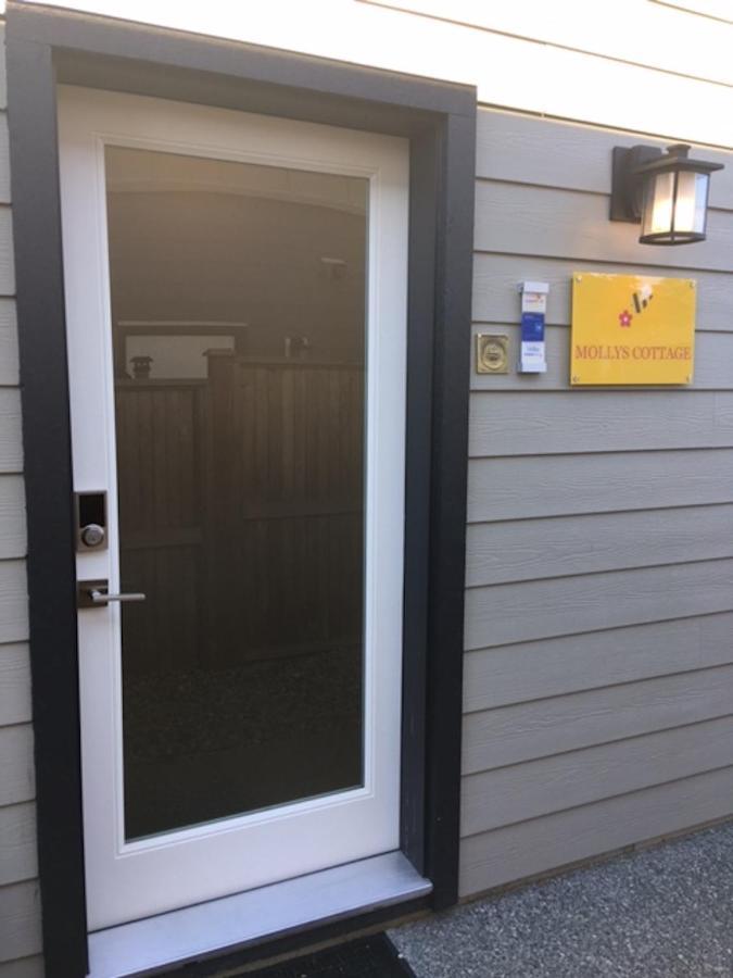 Mollys Cottage-The Suite On Vancouver Island Near Yyj Airport And The Wa And Bc Ferries North Saanich Екстериор снимка